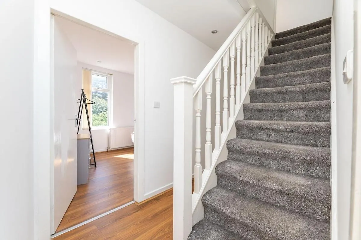 Leeds Beautiful Home - Parking - Yorksha Property 0*, Leeds (West Yorkshire) United Kingdom